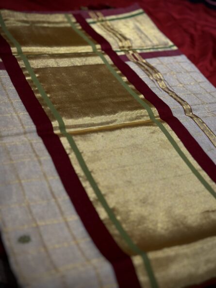 AC163  ,Premium Balaramapuram Handloom Saree with Flower Motif - Image 4