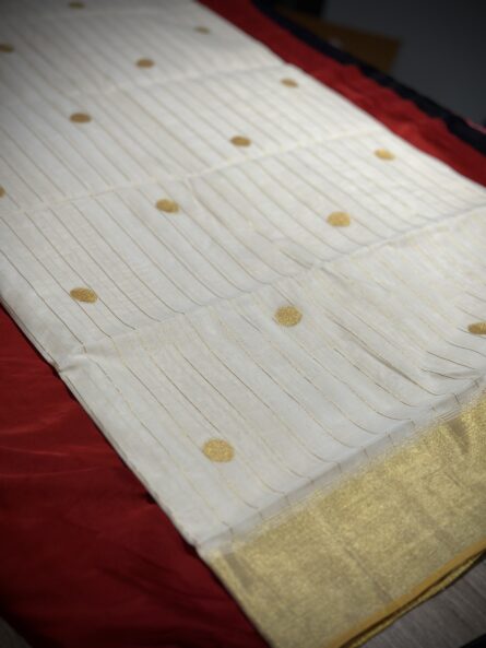 Super Premium Balaramapuram Handloom Unakkupavu Cotton Set Saree with Lotus and Swan Design and all over Polka dots - Image 5