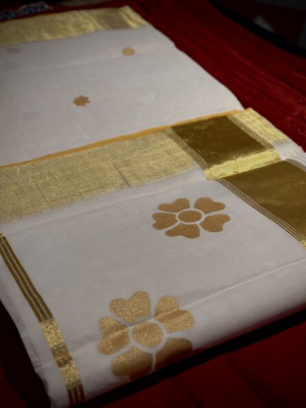 Premium Handloom Cotton Kasavu Saree With Flower Woven Pattern - Image 2
