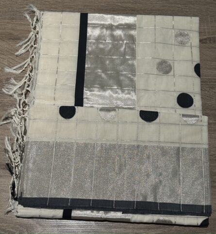 Handloom Set Saree in silver jari with polka all over the saree - Image 2