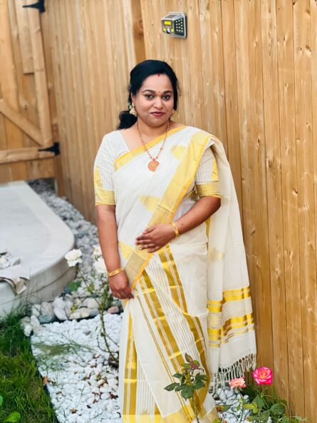 Handloom Cotton Saree featuring a classic temple border design - Image 3