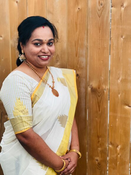 Handloom Cotton Saree featuring a classic temple border design - Image 5