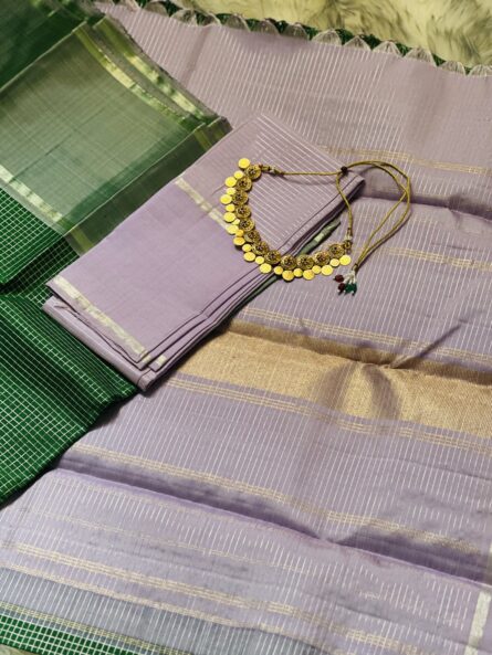 Vintage Dark Green Checked Handloom Silk Saree with Purple Plain Border - Image 3